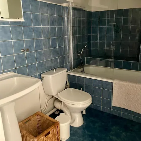 Dans Le Coeur Du Centre Historique De *